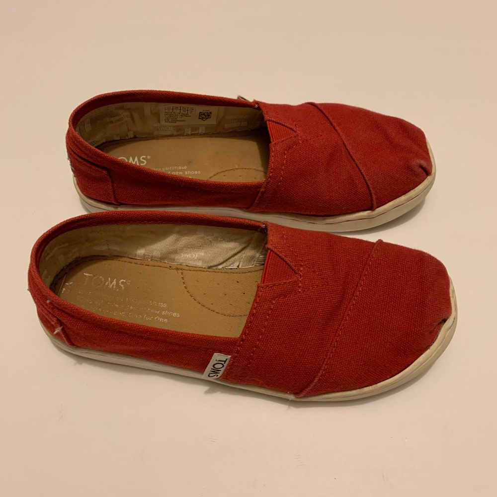 ❌SOLD❌ Authentic Boys Toms - Picture 2 of 5
